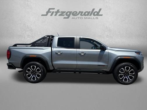 Sterling Metallic 2025 GMC Canyon AT4