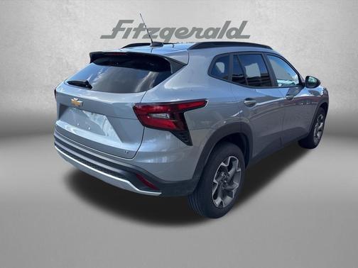 Sterling Gray Metallic 2025 Chevrolet Trax LT