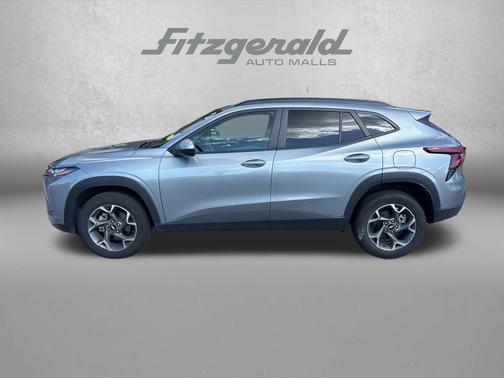 Sterling Gray Metallic 2025 Chevrolet Trax LT