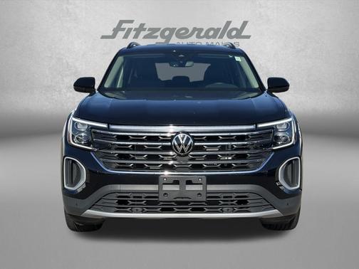 Deep Black Pearl 2026 Volkswagen Atlas 2.0T SE w/Technology 4MOTION