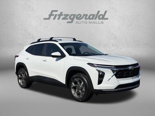 Summit White 2026 Chevrolet Trax LT