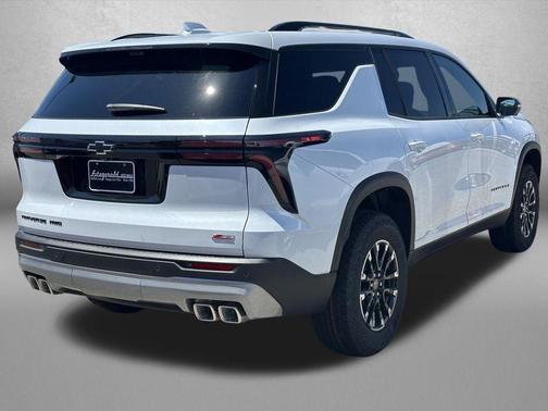 Polar White Tricoat 2026 Chevrolet Traverse AWD Z71