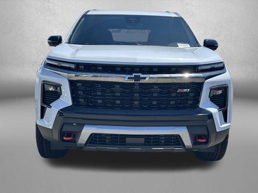 Polar White Tricoat 2026 Chevrolet Traverse AWD Z71
