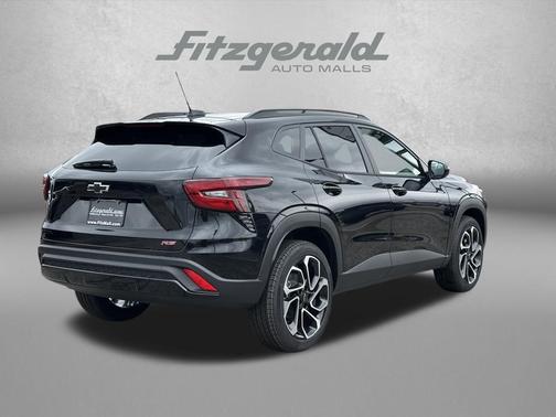 Mosaic Black Metallic 2026 Chevrolet Trax FWD 2RS