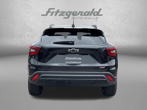 Mosaic Black Metallic 2026 Chevrolet Trax FWD 2RS