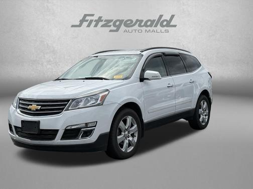 Summit White 2017 Chevrolet Traverse 1LT