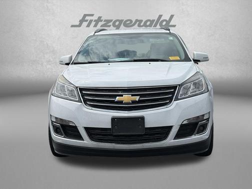 Summit White 2017 Chevrolet Traverse 1LT
