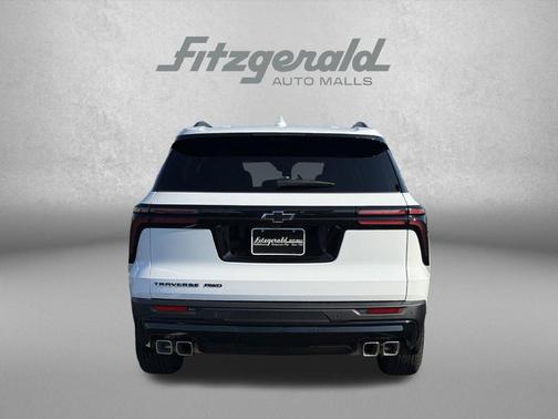 Summit White 2026 Chevrolet Traverse LT