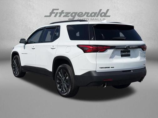 Summit White 2023 Chevrolet Traverse RS