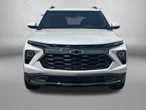 Iridescent Pearl Tricoat 2026 Chevrolet Trailblazer ACTIV