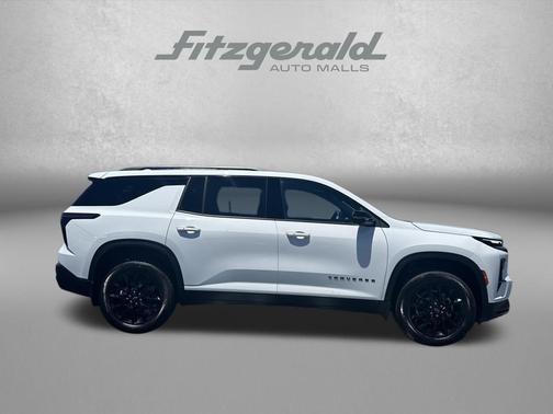 Summit White 2026 Chevrolet Traverse LT