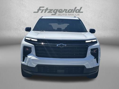 Summit White 2026 Chevrolet Traverse LT