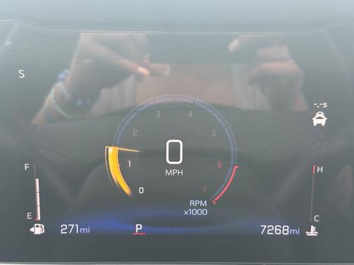 Sterling Gray Metallic 2025 Chevrolet Trax FWD 2RS