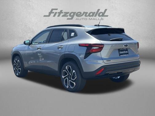 Sterling Gray Metallic 2026 Chevrolet Trax FWD 2RS