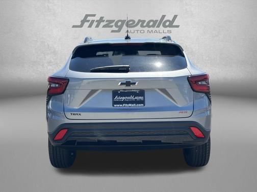 Sterling Gray Metallic 2026 Chevrolet Trax FWD 2RS