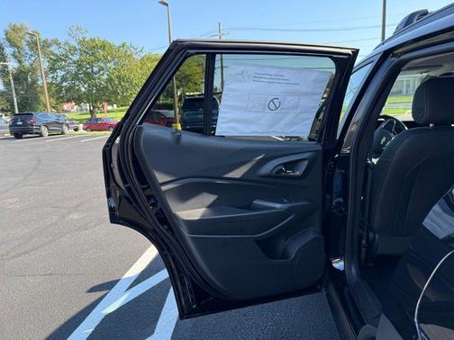 Mosaic Black Metallic 2026 Chevrolet Trax LT
