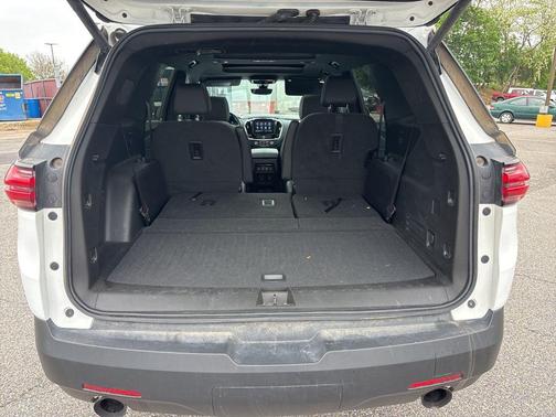 Summit White 2023 Chevrolet Traverse RS