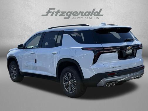 Summit White 2026 Chevrolet Traverse LT