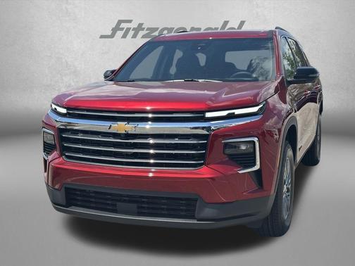 Radiant Red Tintcoat 2026 Chevrolet Traverse LT