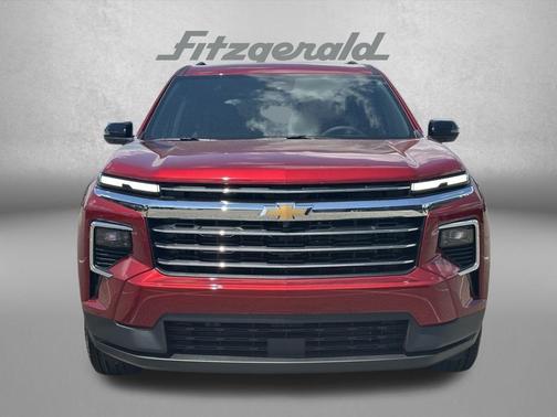 Radiant Red Tintcoat 2026 Chevrolet Traverse LT