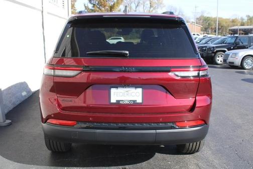 2025 Jeep Grand Cherokee Laredo