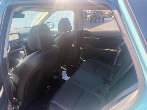 Blue 2024 Kia Seltos SX