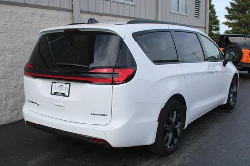 2025 Chrysler Pacifica Limited