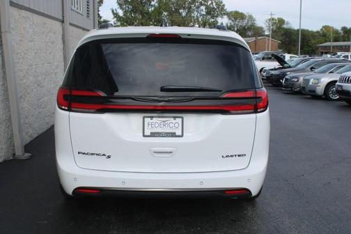 2025 Chrysler Pacifica Limited