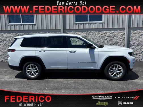 Bright White Clearcoat 2022 Jeep Grand Cherokee L Laredo