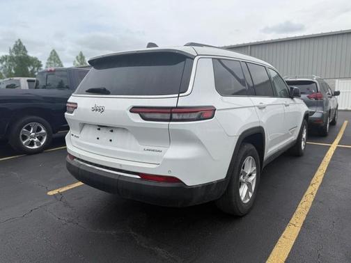 Bright White Clearcoat 2022 Jeep Grand Cherokee L Laredo