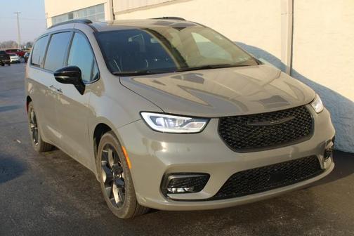 Ceramic Gray Clearcoat 2025 Chrysler Pacifica Limited