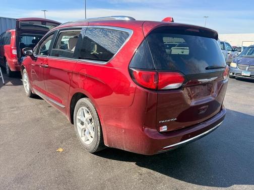 2018 Chrysler Pacifica Touring-L