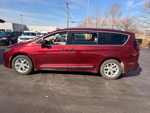 2018 Chrysler Pacifica Touring-L
