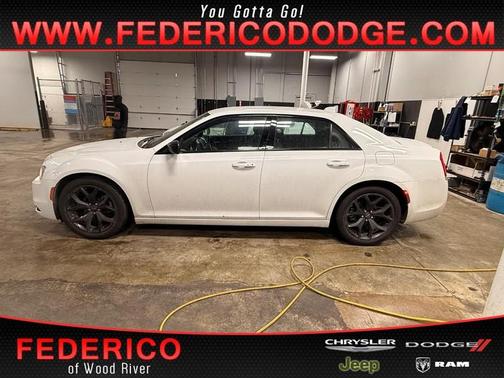 2022 Chrysler 300 Touring