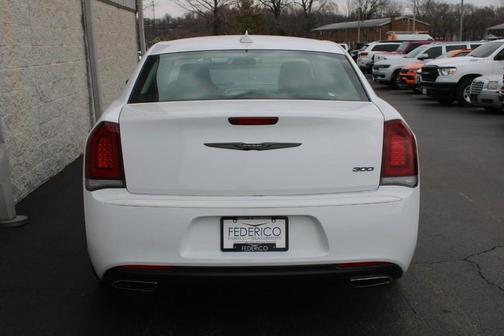 2022 Chrysler 300 Touring