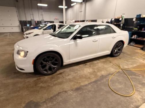 2022 Chrysler 300 Touring