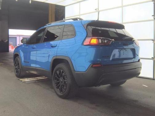 Hydro Blue Pearlcoat 2023 Jeep Cherokee Altitude Lux