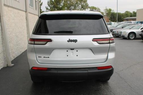 2022 Jeep Grand Cherokee L Laredo