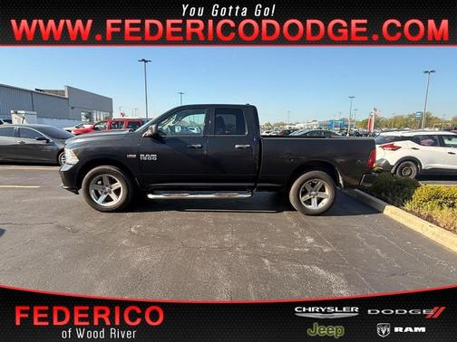 Brilliant Black Crystal Pearlcoat 2016 RAM 1500 Tradesman/Express