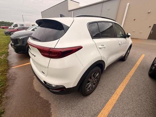 Snow White Pearl 2022 Kia Sportage Nightfall