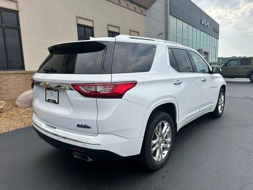 Summit White / White 2018 Chevrolet Traverse High Country