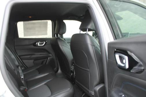 Silver Clearcoat 2026 Jeep Compass Latitude