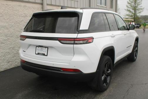 2022 Jeep Grand Cherokee Altitude