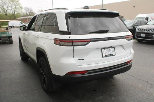 2022 Jeep Grand Cherokee Altitude
