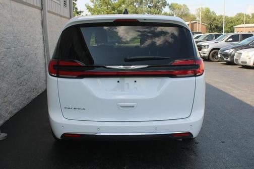 2024 Chrysler Pacifica Touring-L