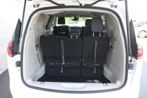 2024 Chrysler Pacifica Touring-L