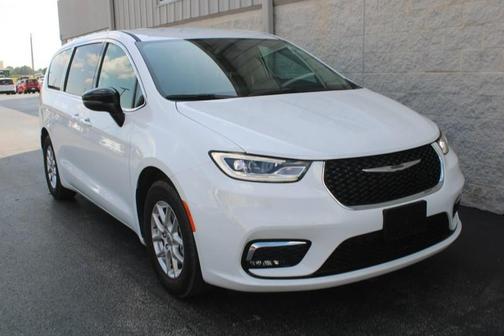 2024 Chrysler Pacifica Touring-L