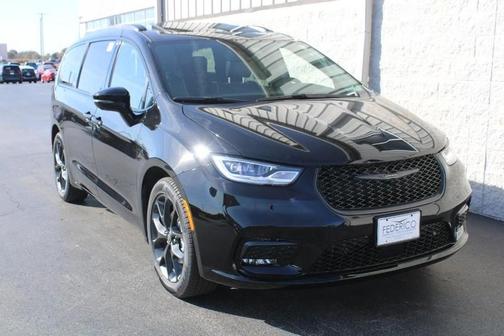 2026 Chrysler Pacifica Limited FWD