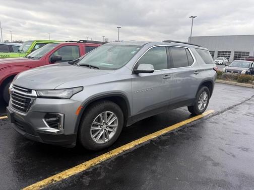 2023 Chevrolet Traverse LT Leather