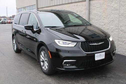 2026 Chrysler Pacifica Limited FWD